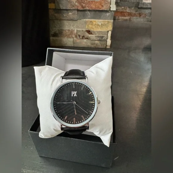 PX Brand Men’s Watch – Black Leather Strap – New in Box - Classy - Picture 9 of 10